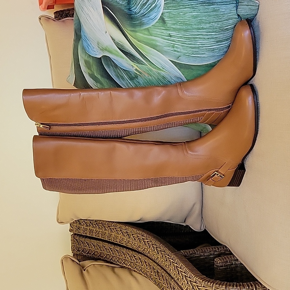 NWOT IsaacMizrahi Live Knee Boots size 10m